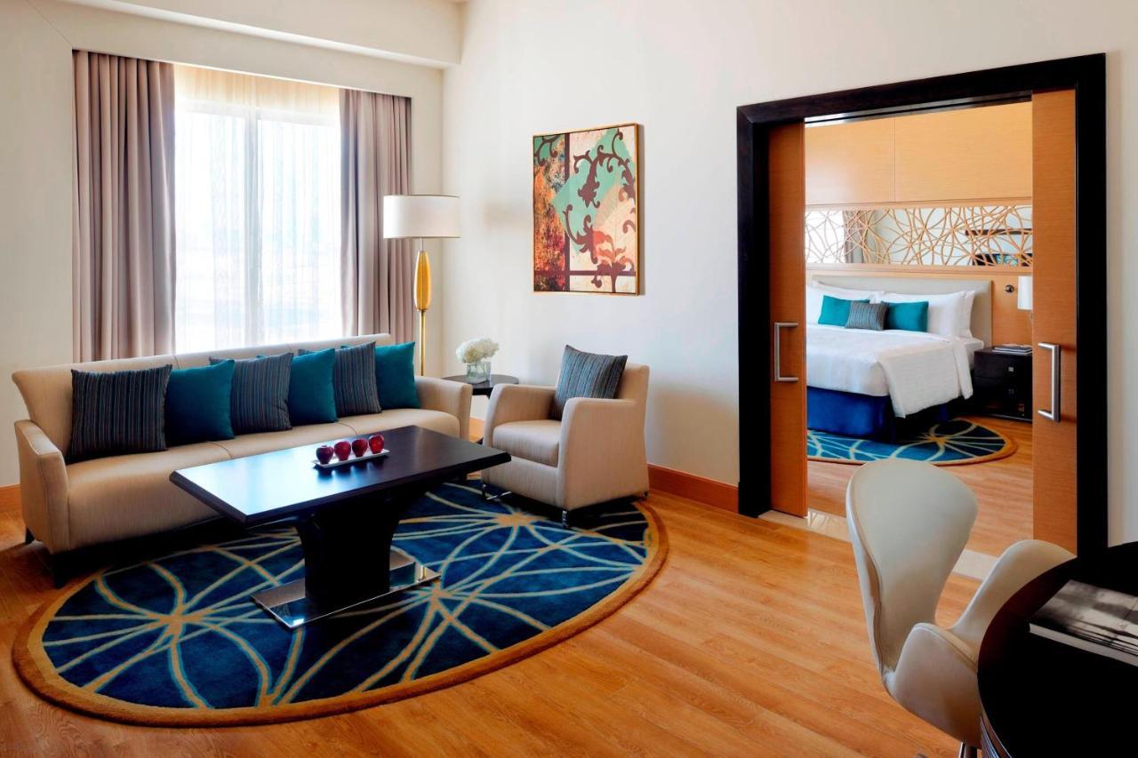 Marriott Hotel Al Jaddaf, Dubai Exterior photo Suite at the hotel