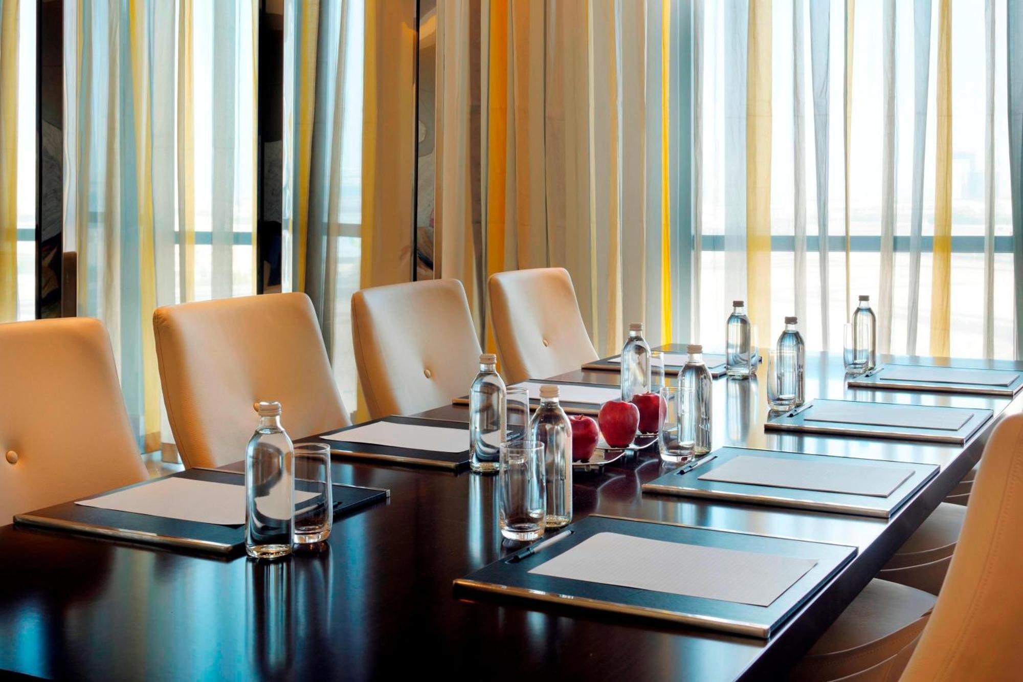 Marriott Hotel Al Jaddaf, Dubai Exterior photo Meeting room