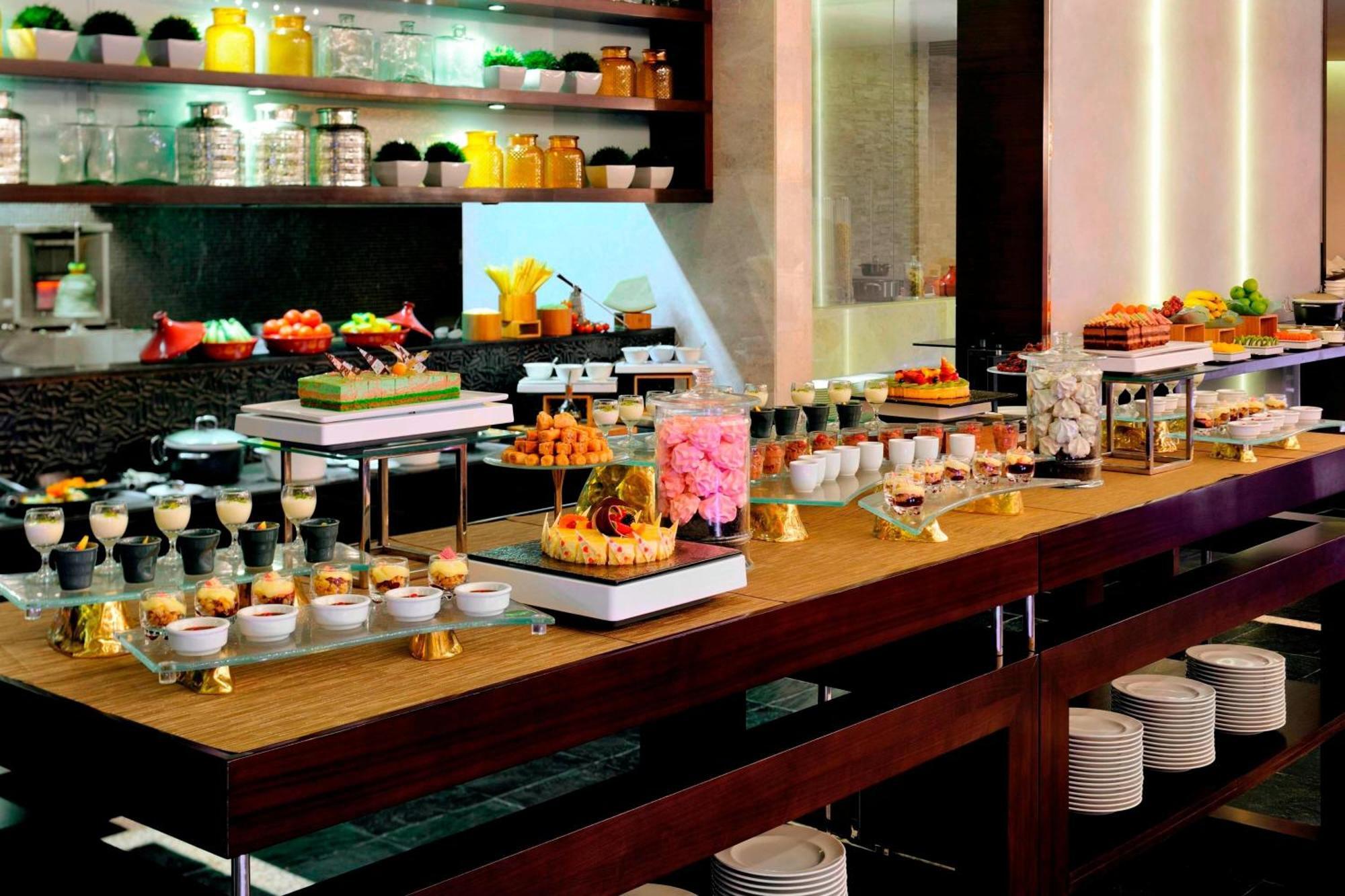 Marriott Hotel Al Jaddaf, Dubai Exterior photo A dessert buffet