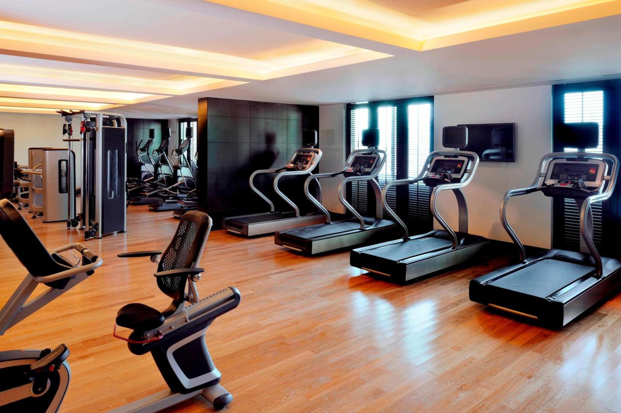Marriott Hotel Al Jaddaf, Dubai Exterior photo The gym at the hotel