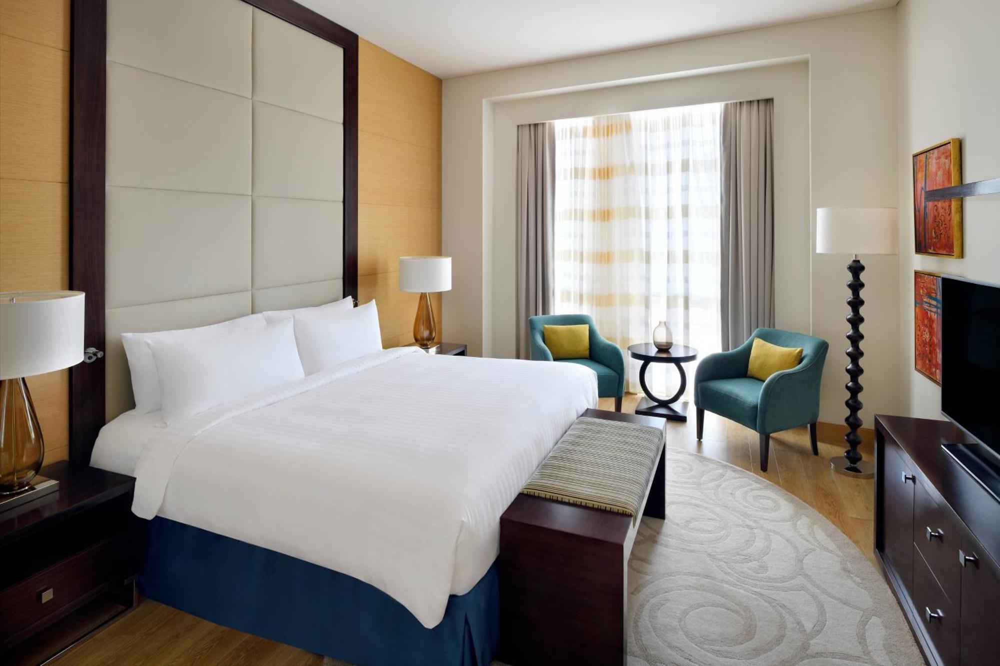 Marriott Hotel Al Jaddaf, Dubai Exterior photo A guest room at the hotel